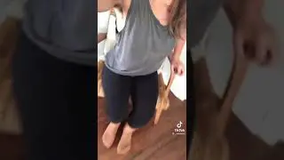 Girl with hairy armpits🤢🤮
