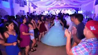 Quinceañera Alegre y Divertida