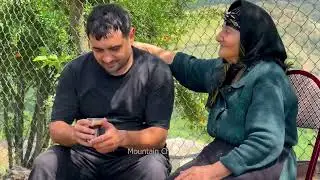 Delightful Taste of Rural Village Life Cooking Whole 20kg Lamb Stuffed with Traditional Dolma Dish
