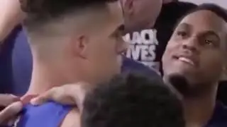 Monte Morris looks at Jokic in a SUS way