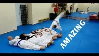 BOMB/ACROBATIC WHEEL WITHOUT HANDS THROUGH 8 PEOPLE!!!