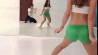 Классная попа TWERK