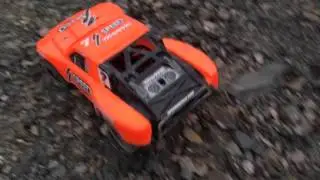 Traxxas slash 4x4 bashing