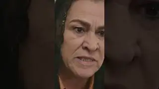 آزاده با دیدن شال آیتن تو دست دیلان عصبانی میشه