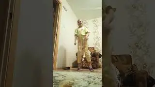 нужно снимать вдвоём