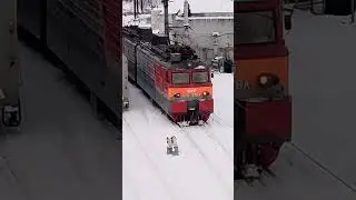 ВЛ11-378 стоит отдыхает 