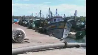 FISHING HARBOR,NEENDAKARA-2006.wmv