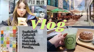 VLOG: CONHECENDO UM NOVO CAFÉ, COMIDINHAS DE MATCHÁ, SKINCARE, SUCO VERDE E LIMPEZA DO QUARTO