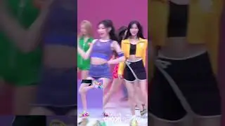 😍😍😍lovely sneakers of ITZY KPOP group 