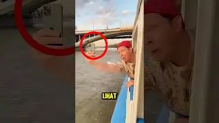 HIS IPHONE FELL INTO THE SEA❗