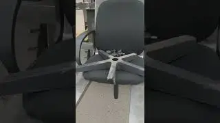 сломал стул на работе