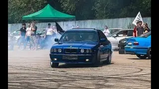 BMW E34 LEAVING A CAR SHOW