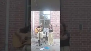 Yael speelt!