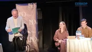 How do actors learn the long lines for their roles? Do they actually kiss on stage?