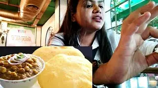Exploring best chole bhatoore of Delhi (not really 😛)