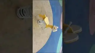 #mikecrack на детской площадке XD