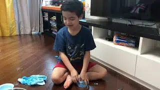 Open the Smashers Dino Ice Age Surprise egg with Hugo (part 2)