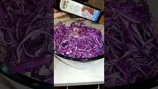 Салат из краснокочанной капусты с льняным маслом