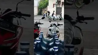 cewek mabuk didepan hotel srono Banyuwangi