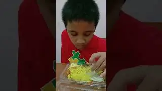 SI GANTENG MAKAN NASI KUNING PEMBERIAN BUNDA SURI ||  PINTAR MAKAN SENDIRI NGGAK DISUAPIN