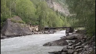 Порог Бегемот на реке Чуя среди Алтайских гор