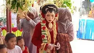 TEMU PENGANTIN (ORANG JAMBI PAKAI ADAT JAWA)