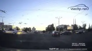 1206 2015 Витебск.  Девушка не заметила регулировщика на перекрестке