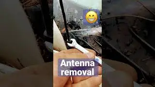How to remove an antenna from a Saturn SL2￼
