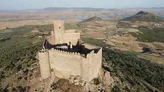 El castillo de la Puebla de Alcocer en la provincia de Badajoz con el #drone de Rafa #castillos