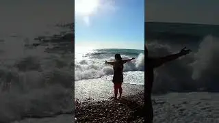 Крым! Чёрное море, красивые волны!