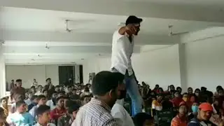 क्या हुआ जब अपने ही स्कूल प्रिंसिपल पर भड़क उठा एक छात्र | Principal ne kaha ek Student ko Nalayak