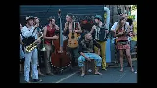 C'est qui Paulette - Révolution