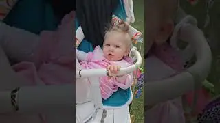 и удобно же #ребенок #коляска2в1 🤣