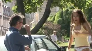 Осталась без юбки Угарный прикол Street Prank @GagsnetworkGO