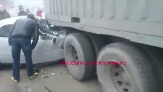 Уссурийск , Сахаруха (Влад шоссе) серьезное ДТП. Креста ушла под Камаз. Дпс контроль
