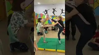 Попробуй повтори😅Партнер нога челлендж!!