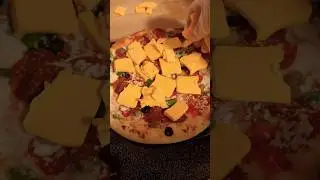 just some random pizza 🍕 recipe from frozen secrion of walmart