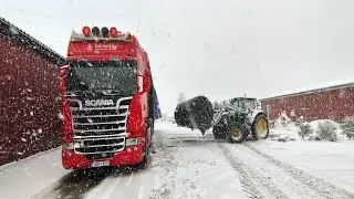 Unloading at a stable in Norway! To wear chains or not?