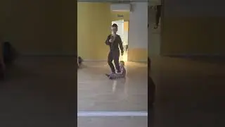 маленькая прилипалочка #дочка #прилипалы #детство #малышка