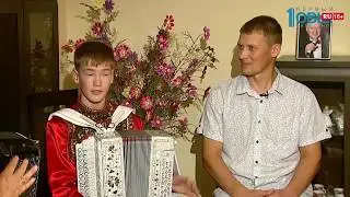 Богдан Разумов В гостях у Митрофановны Талантливый молодой гармонист удивит Вас своей виртуозностью