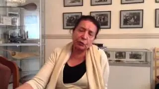 Ханбиче Хаметова читает стихотворение