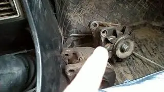 How to remove a generator (VAZ 2107)