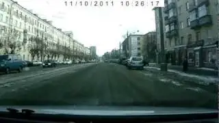 Выперся+семья по дороге.AVI