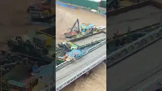 Barge Ship vs. Bridge due thypoon disaster #philippines #typhoon #disaster #river #flood #bridge
