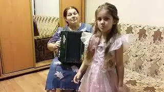 Маленькой ёлочке холодно зимой