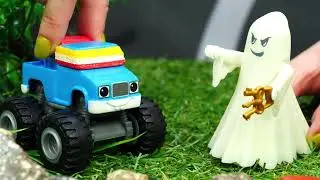 Вспыш с друзьями увидел привидение! 👻 Видео про машинки для мальчиков