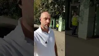 Люди платят деньги за нетворкинг и стоят по одному