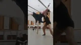 Репетиция балета Гентиана Доды «Холм»