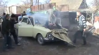 Жесть Разбивают Москвич В ХЛАМ