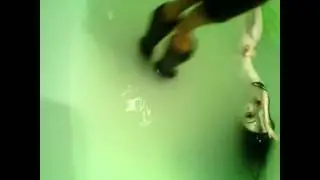Девушка под водой